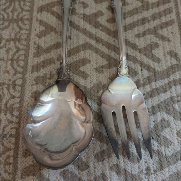 VTG Holmes & Edwards IS DEEPSILVER Scalloped Serving /Meat Spoon & Fork 8.5" - Picture 4 of 7
